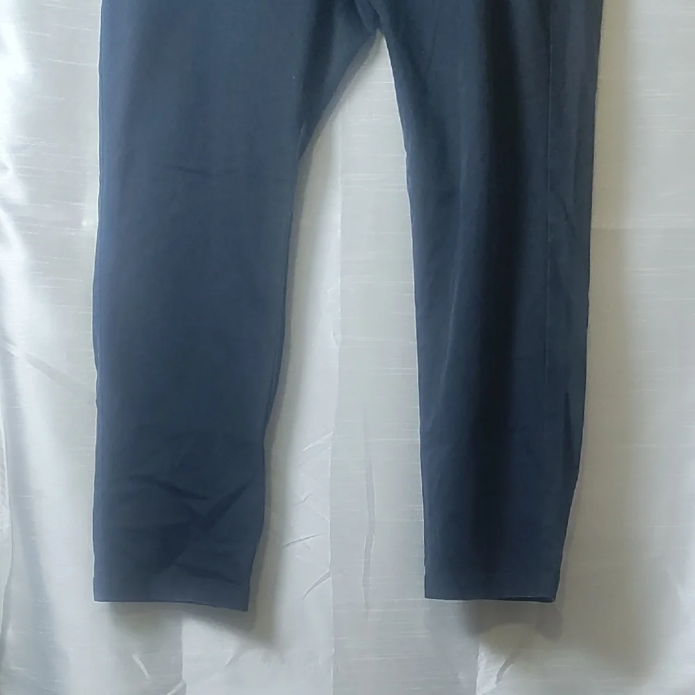 Under Armour Navy Blue Golf‎ Pants  with Stretchy Comfort